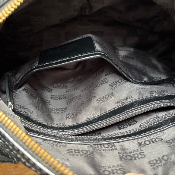 EUC Michael Kors Black Patent Leather Satchel/Shoulder Bag, gold-tone hardware - Picture 6 of 11